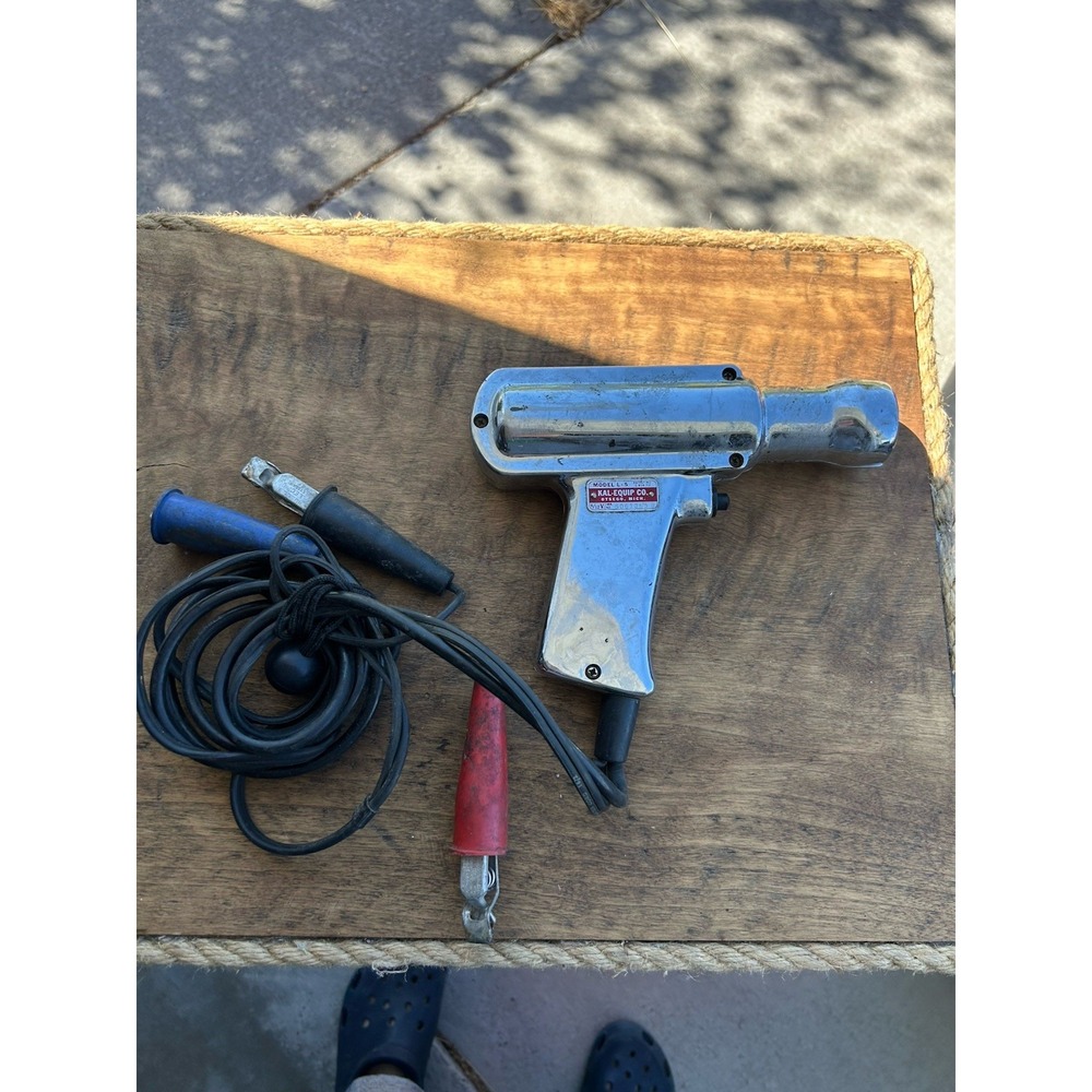 Vintage KAL-Equip Model L-5 Automotive Timing Light 6/12V Metal Timing Gun